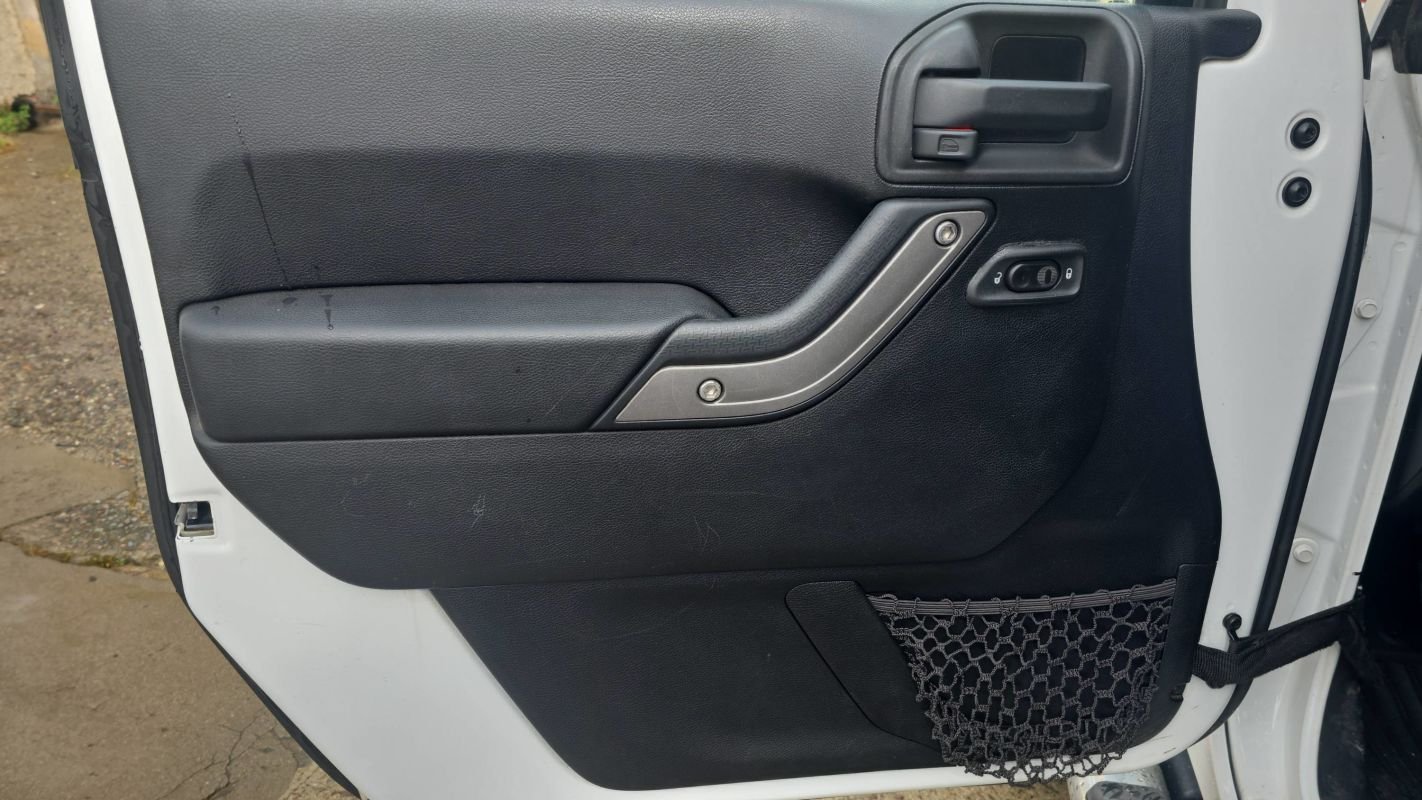 Jeep Wrangler - Photo 7
