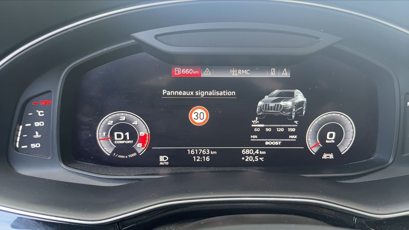 Audi SQ8 - Photo 12
