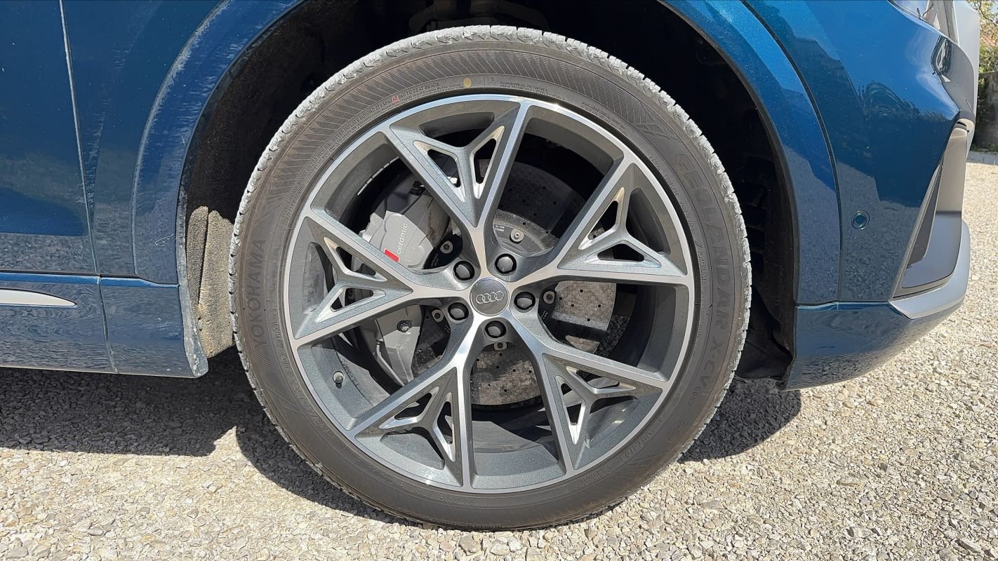 Audi SQ8 - Photo 17