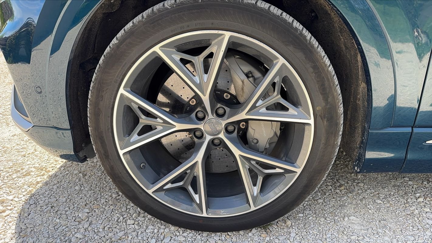 Audi SQ8 - Photo 18
