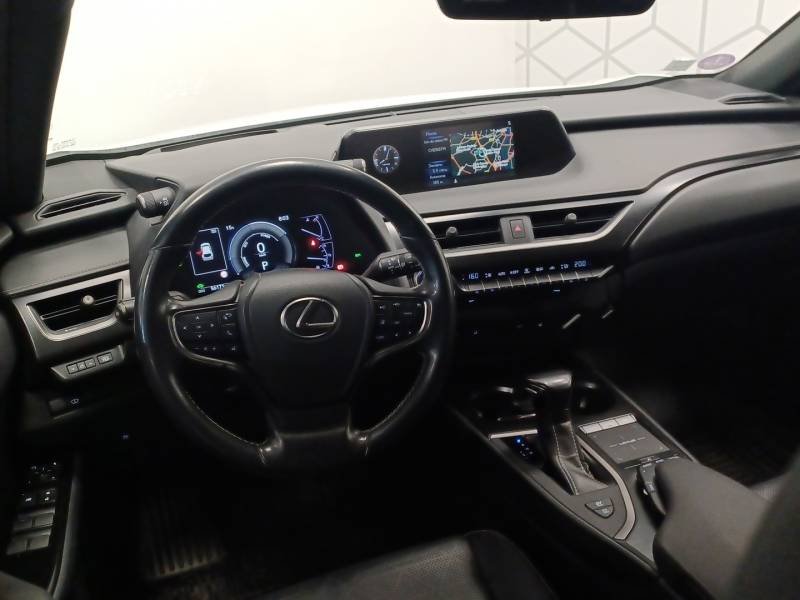 Lexus UX - Photo 11