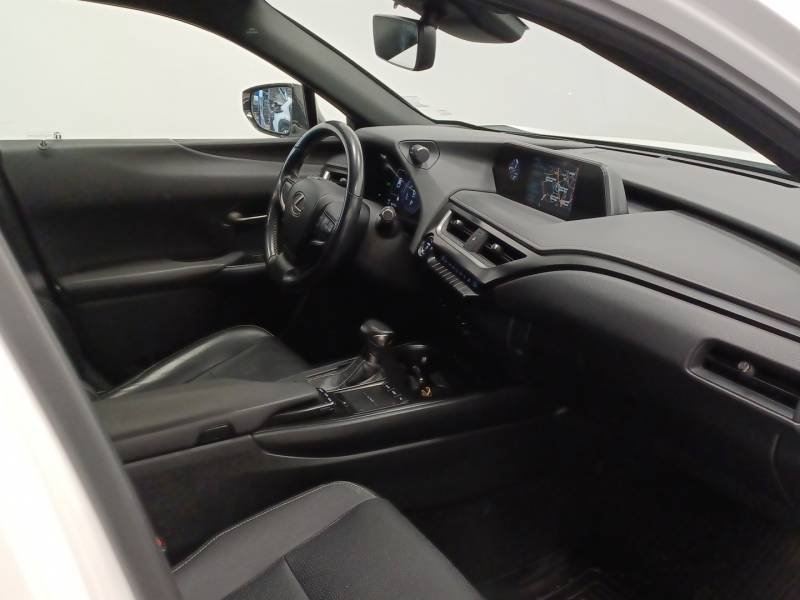 Lexus UX - Photo 12