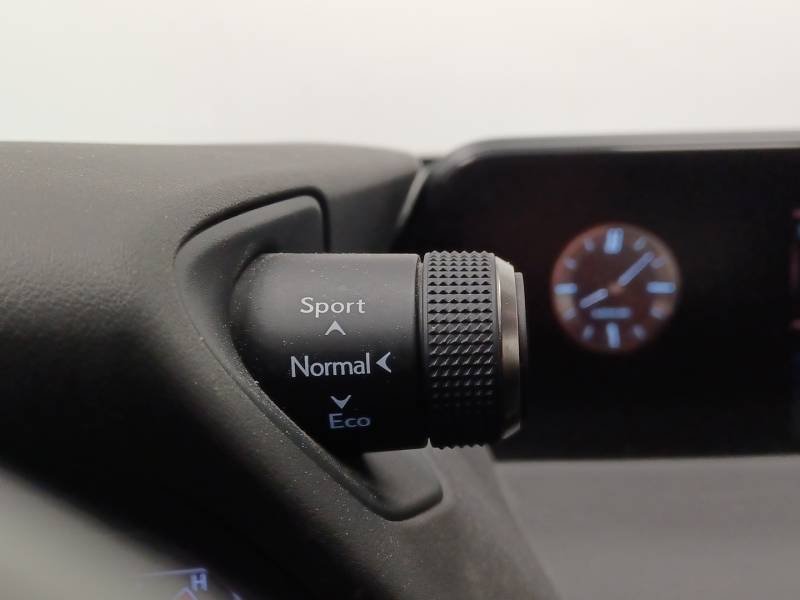 Lexus UX - Photo 28