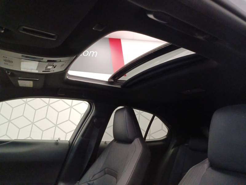 Lexus UX - Photo 34