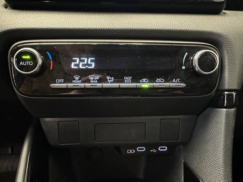 Toyota Yaris - Photo 16