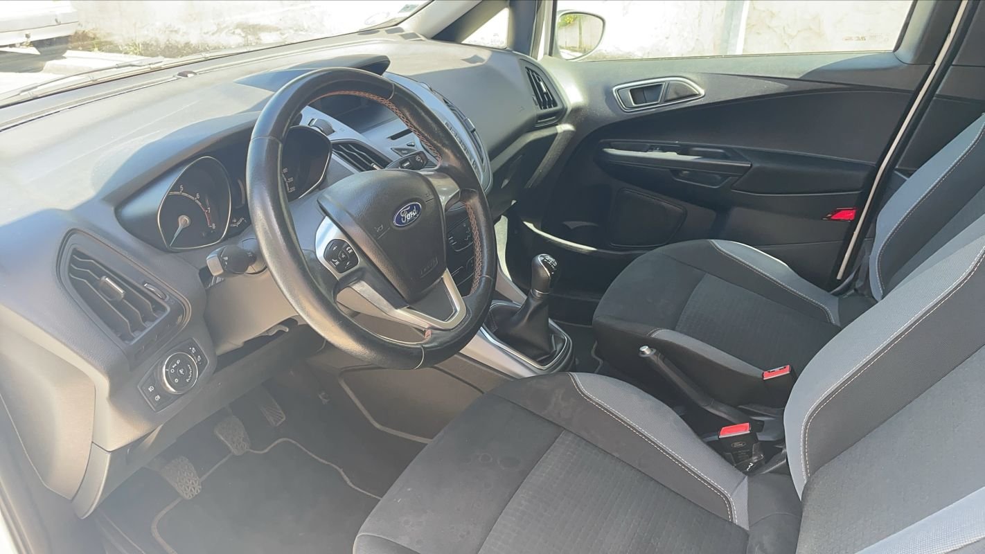 Ford B-Max - Photo 8