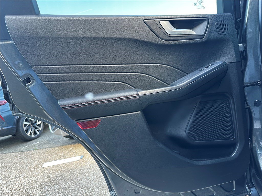 Ford Kuga - Photo 13