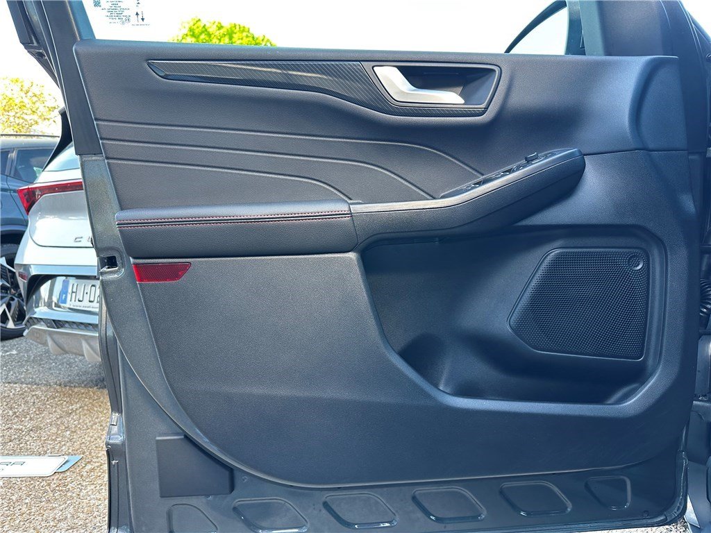 Ford Kuga - Photo 17