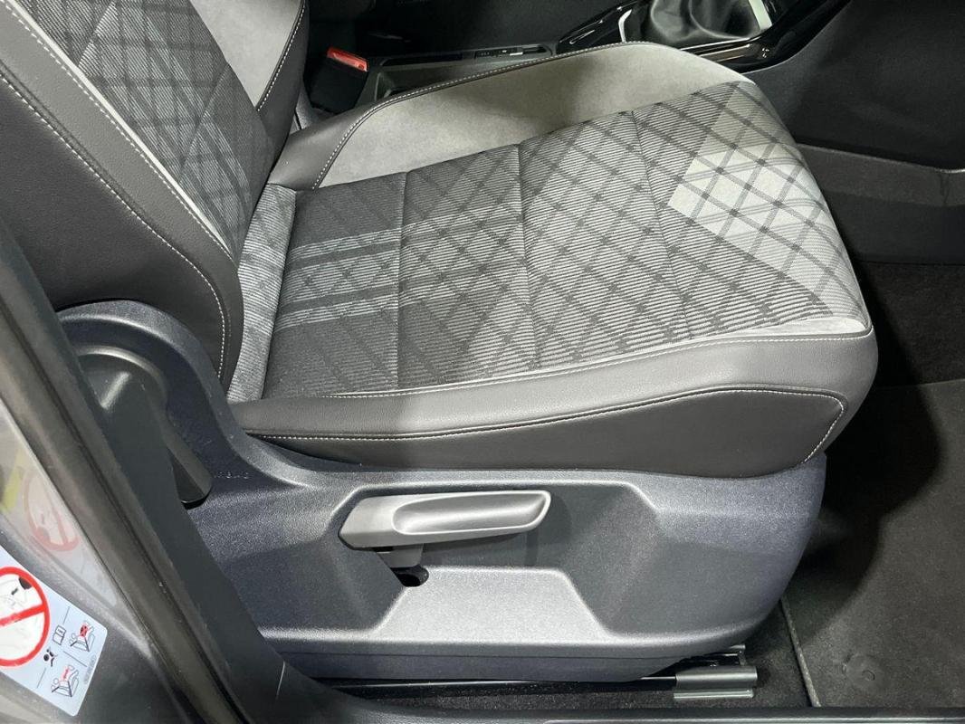 Volkswagen T-Roc - Photo 14