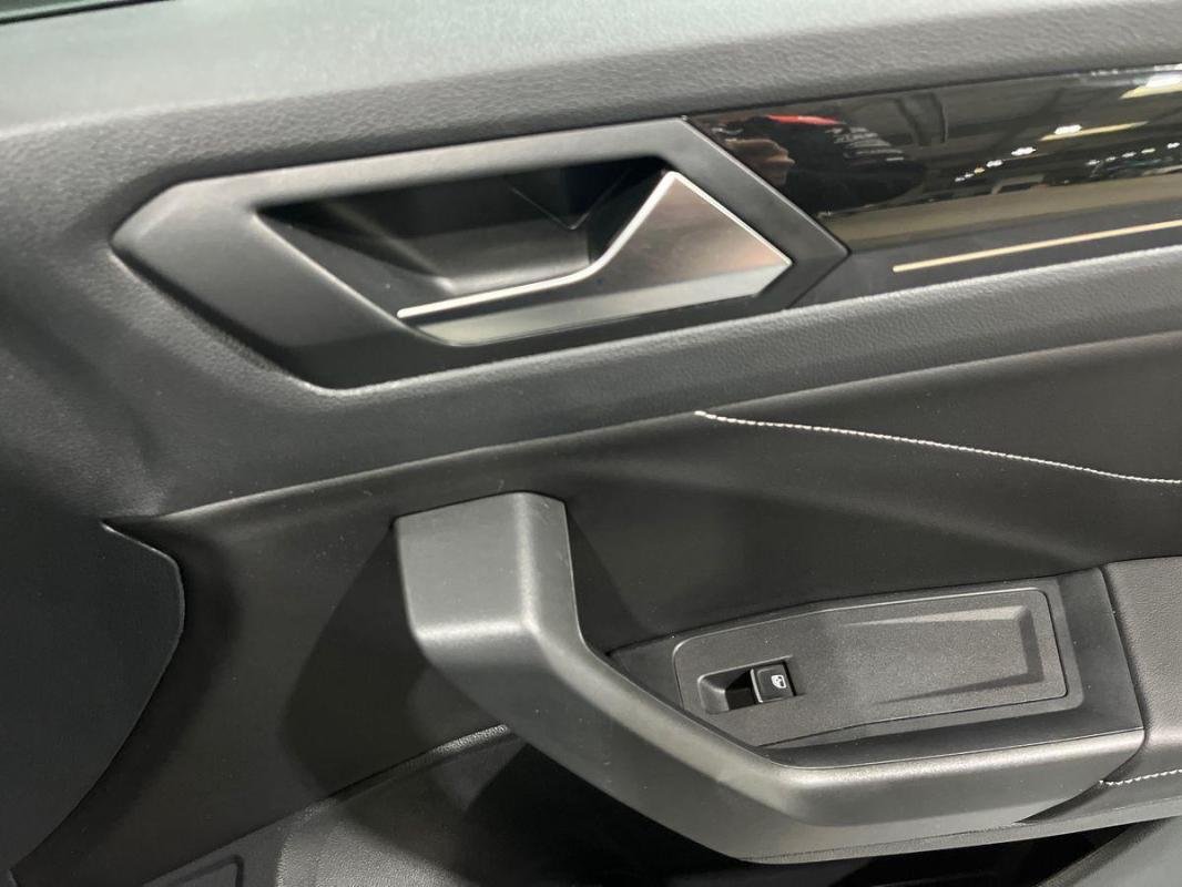Volkswagen T-Roc - Photo 15