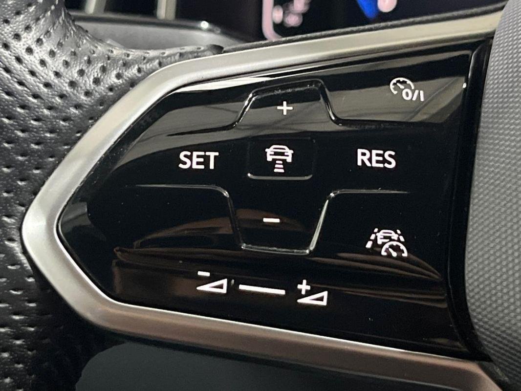 Volkswagen T-Roc - Photo 21