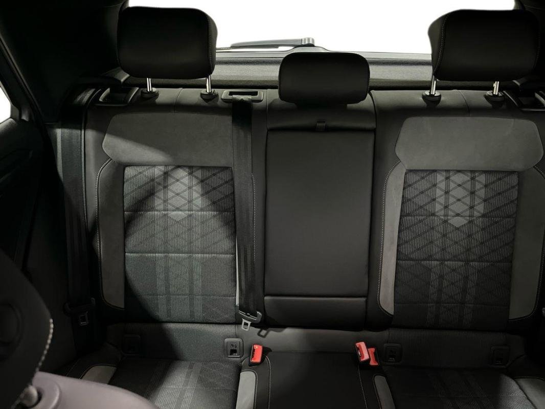 Volkswagen T-Roc - Photo 22