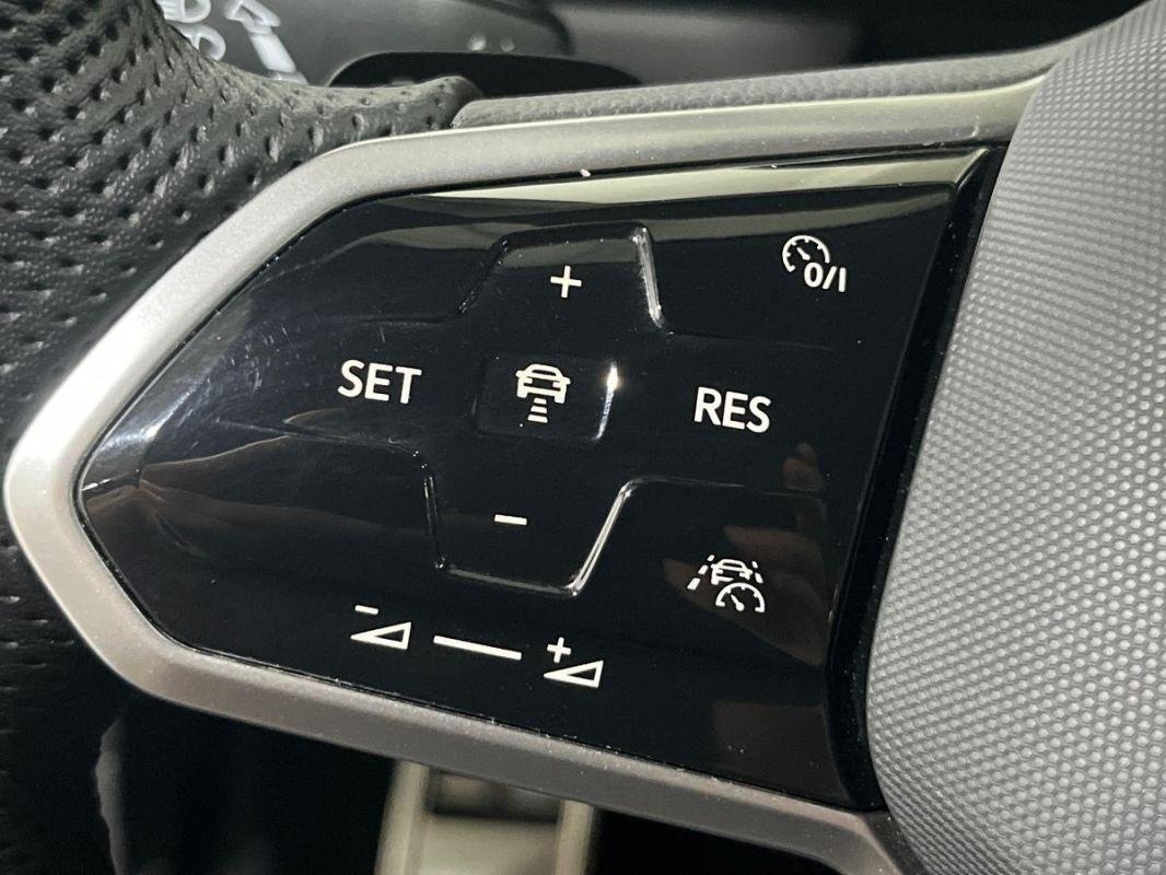 Volkswagen T-Roc - Photo 21