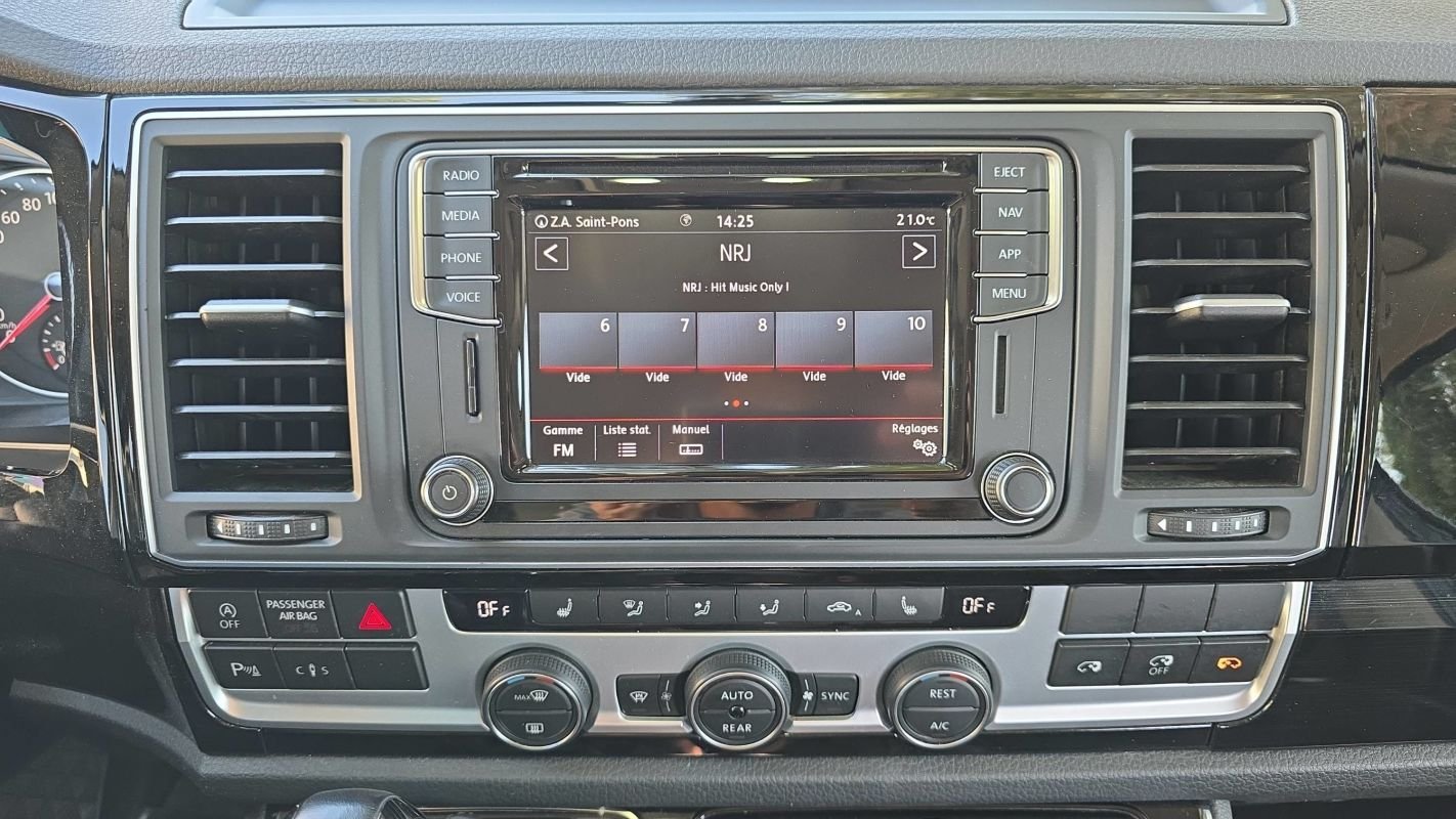 Volkswagen Multivan - Photo 13
