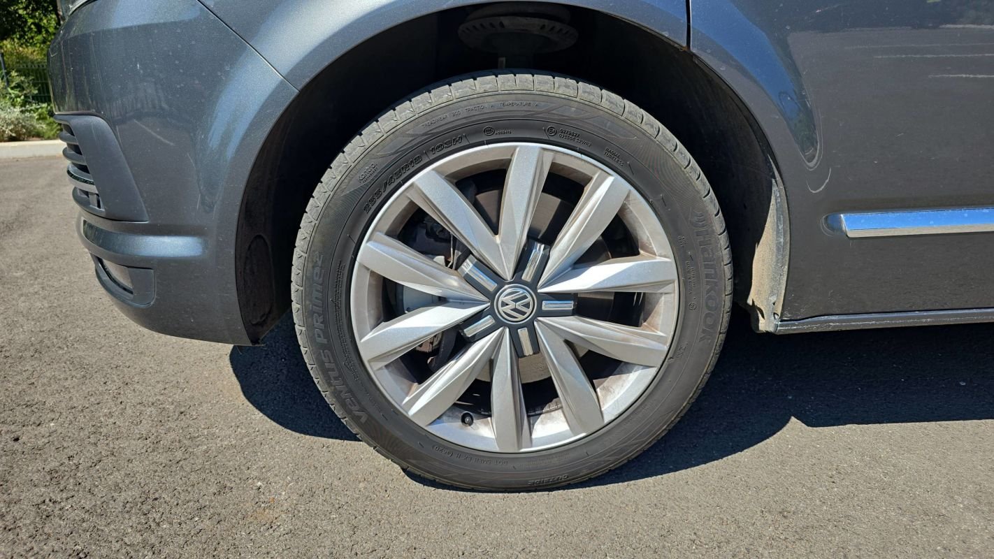 Volkswagen Multivan - Photo 18