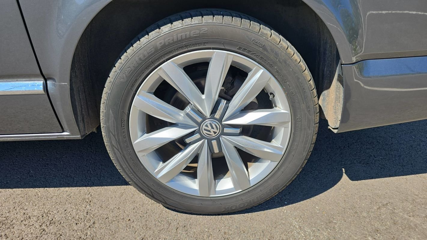 Volkswagen Multivan - Photo 19