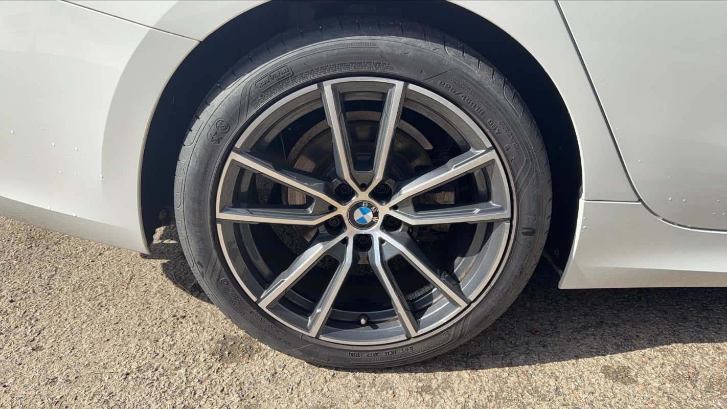 BMW Série 3 - Photo 16
