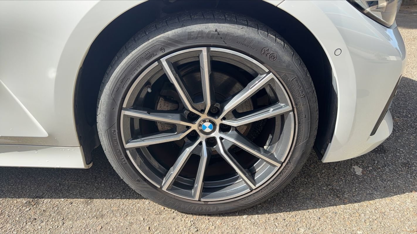 BMW Série 3 - Photo 17