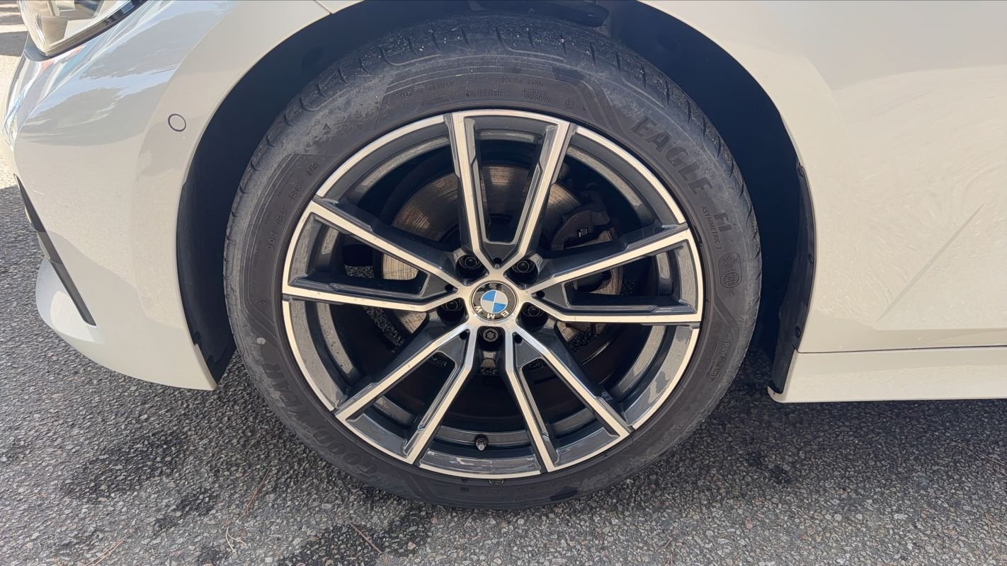 BMW Série 3 - Photo 18