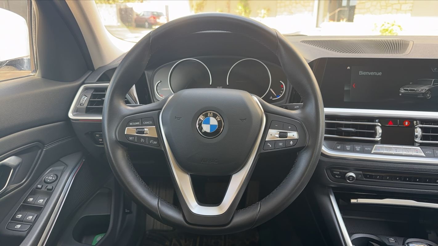 BMW Série 3 - Photo 23
