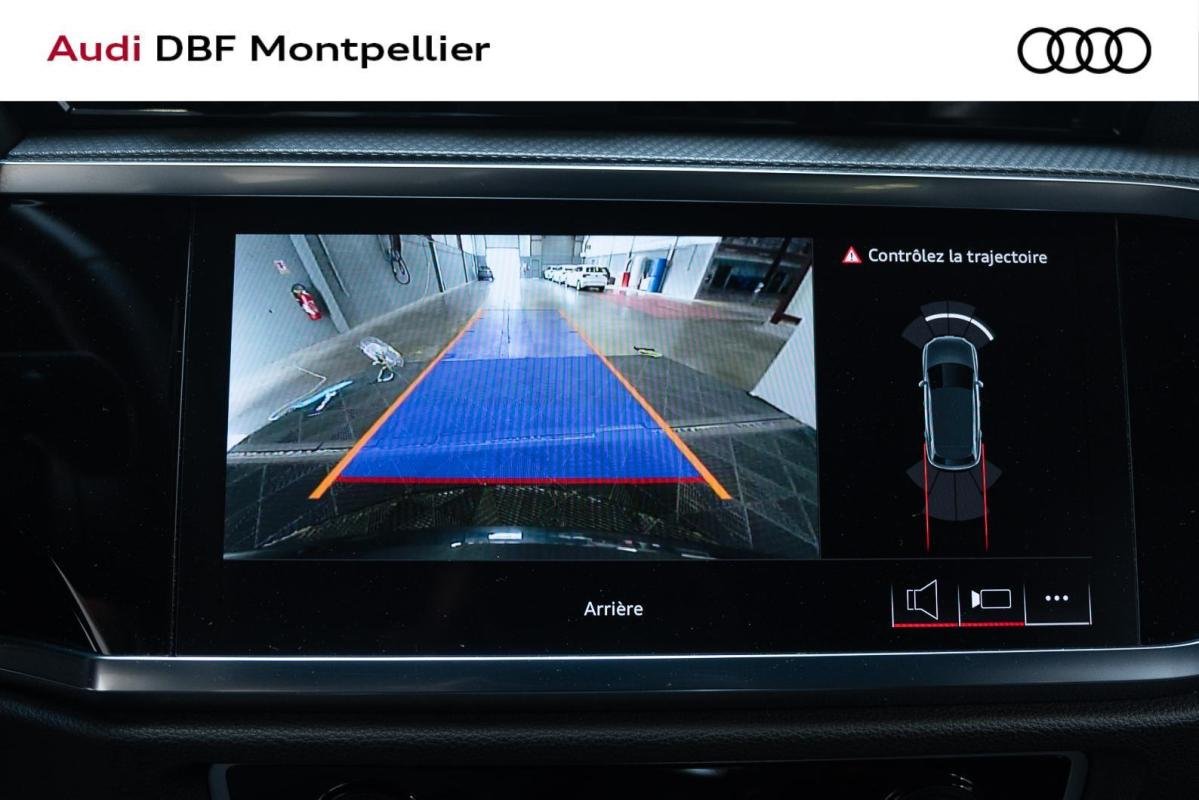 Audi Q3 - Photo 12