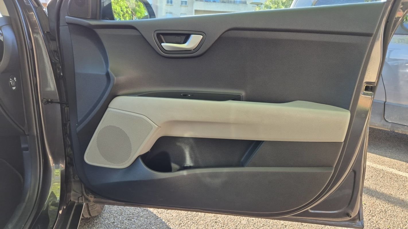 Kia Stonic - Photo 22