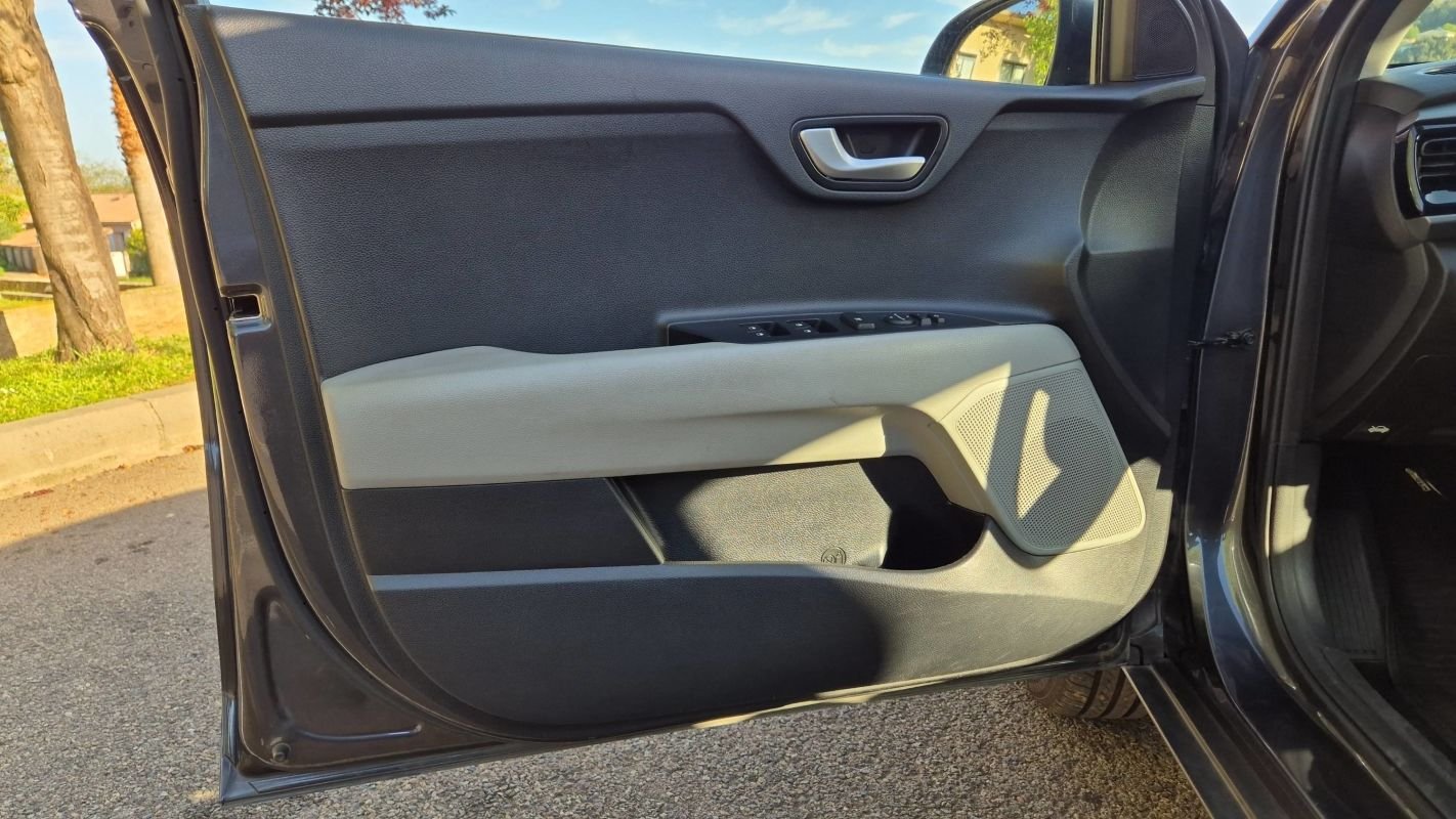 Kia Stonic - Photo 7