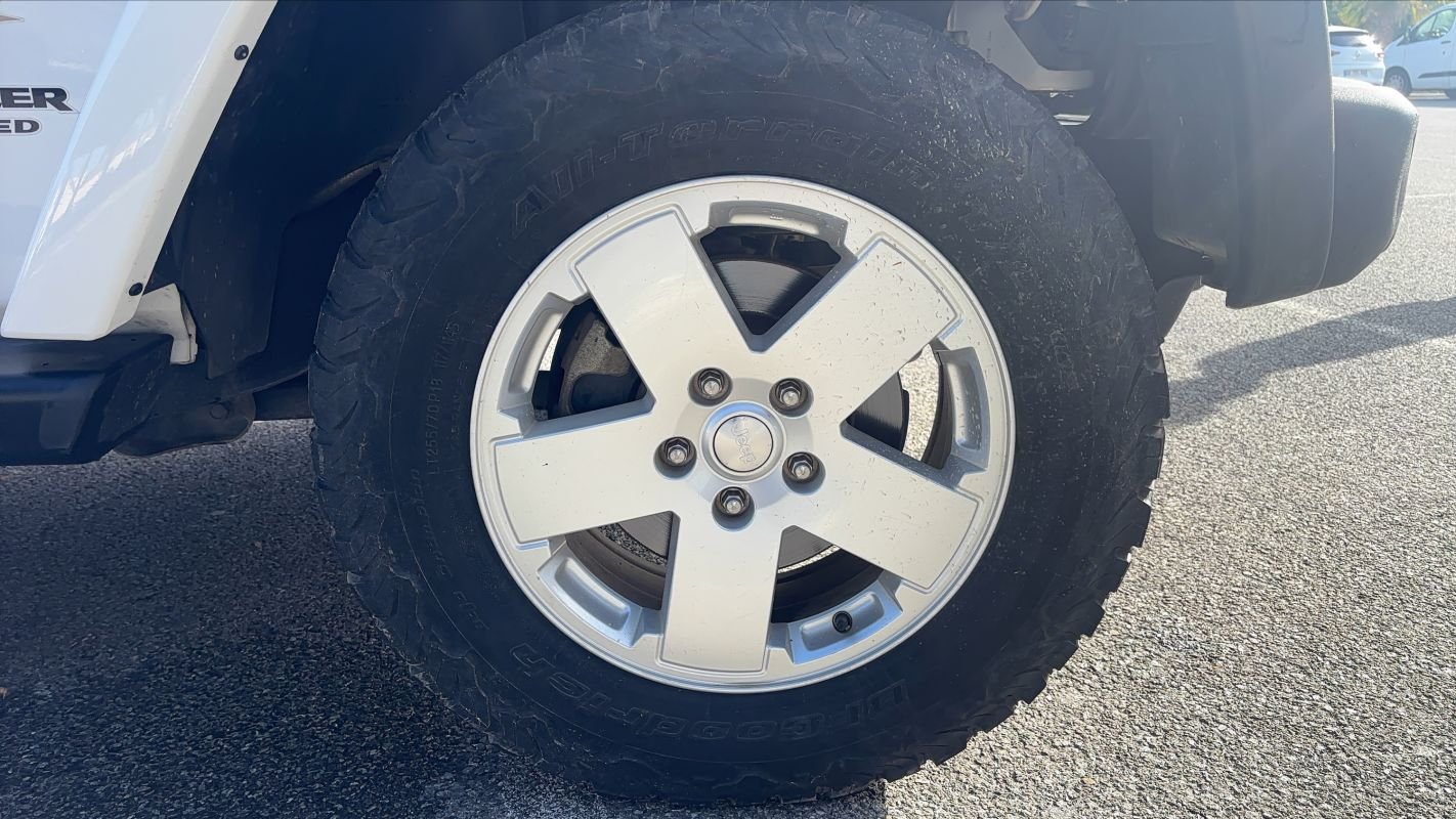 Jeep Wrangler - Photo 17