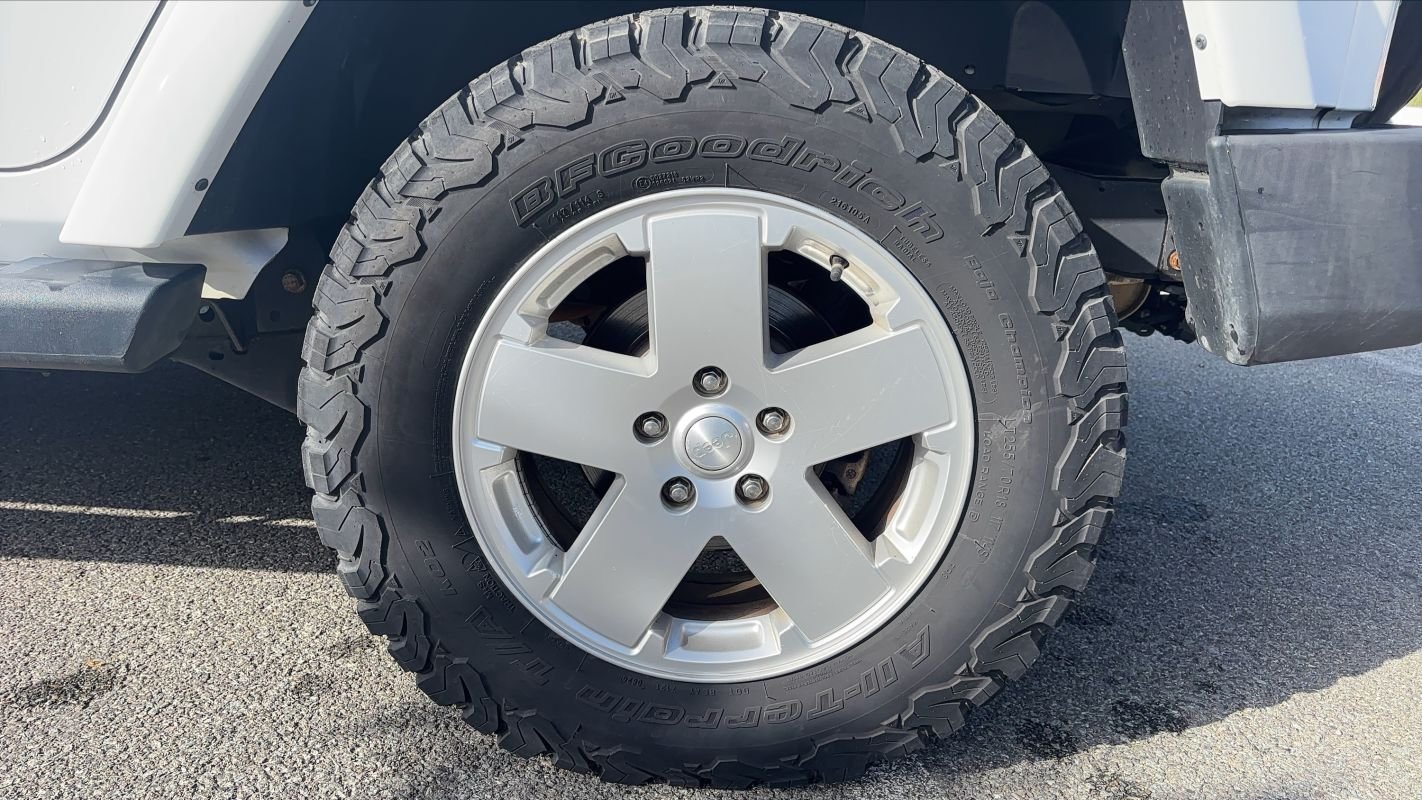 Jeep Wrangler - Photo 19