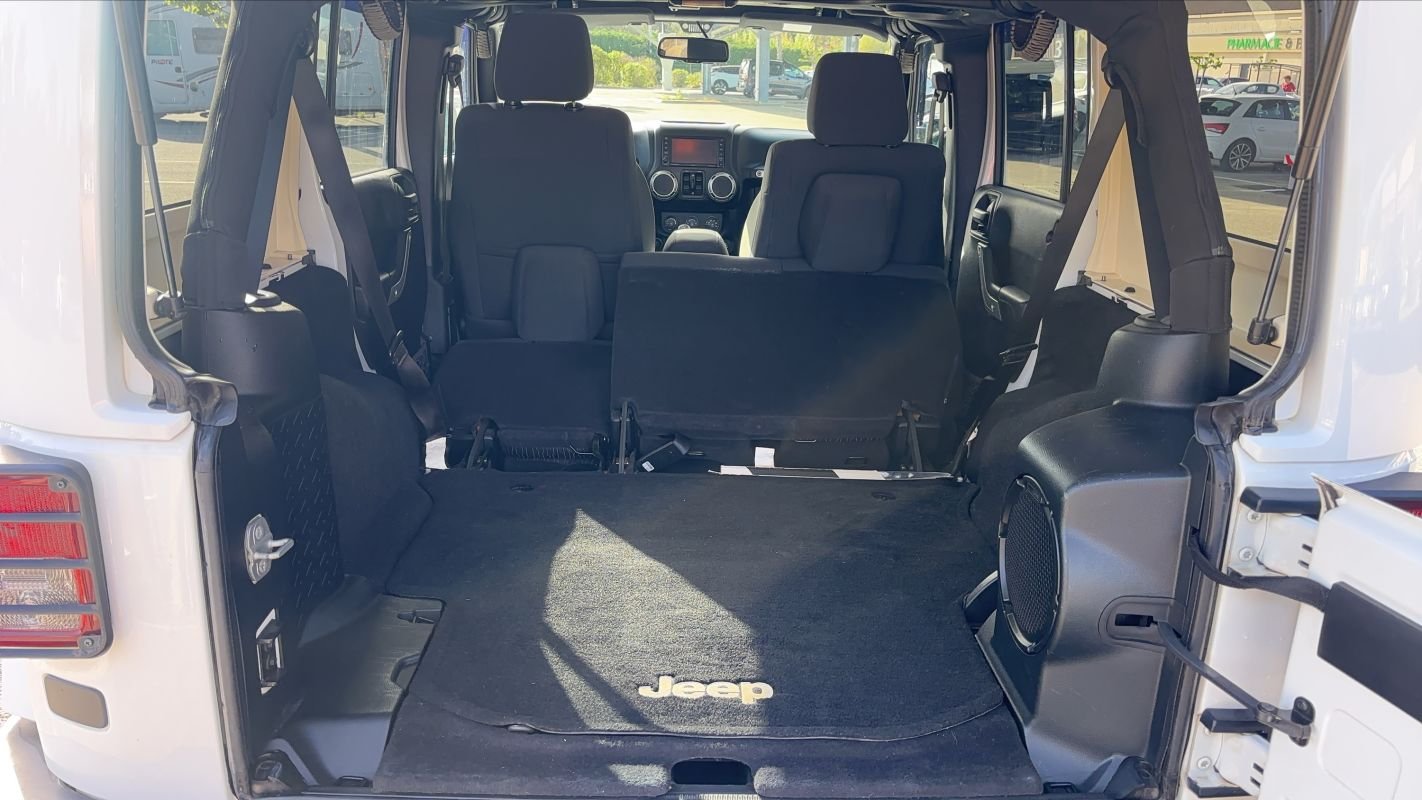 Jeep Wrangler - Photo 25
