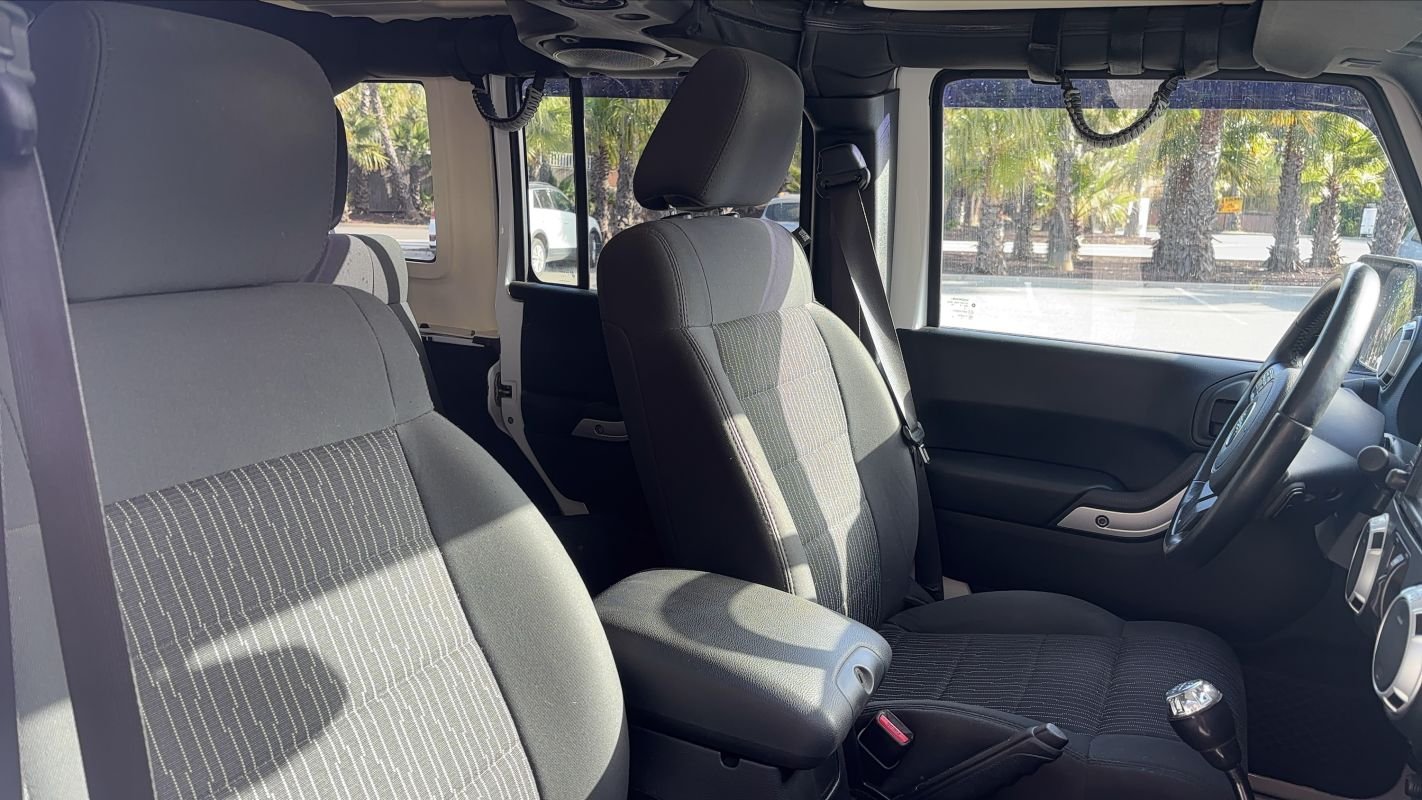 Jeep Wrangler - Photo 28