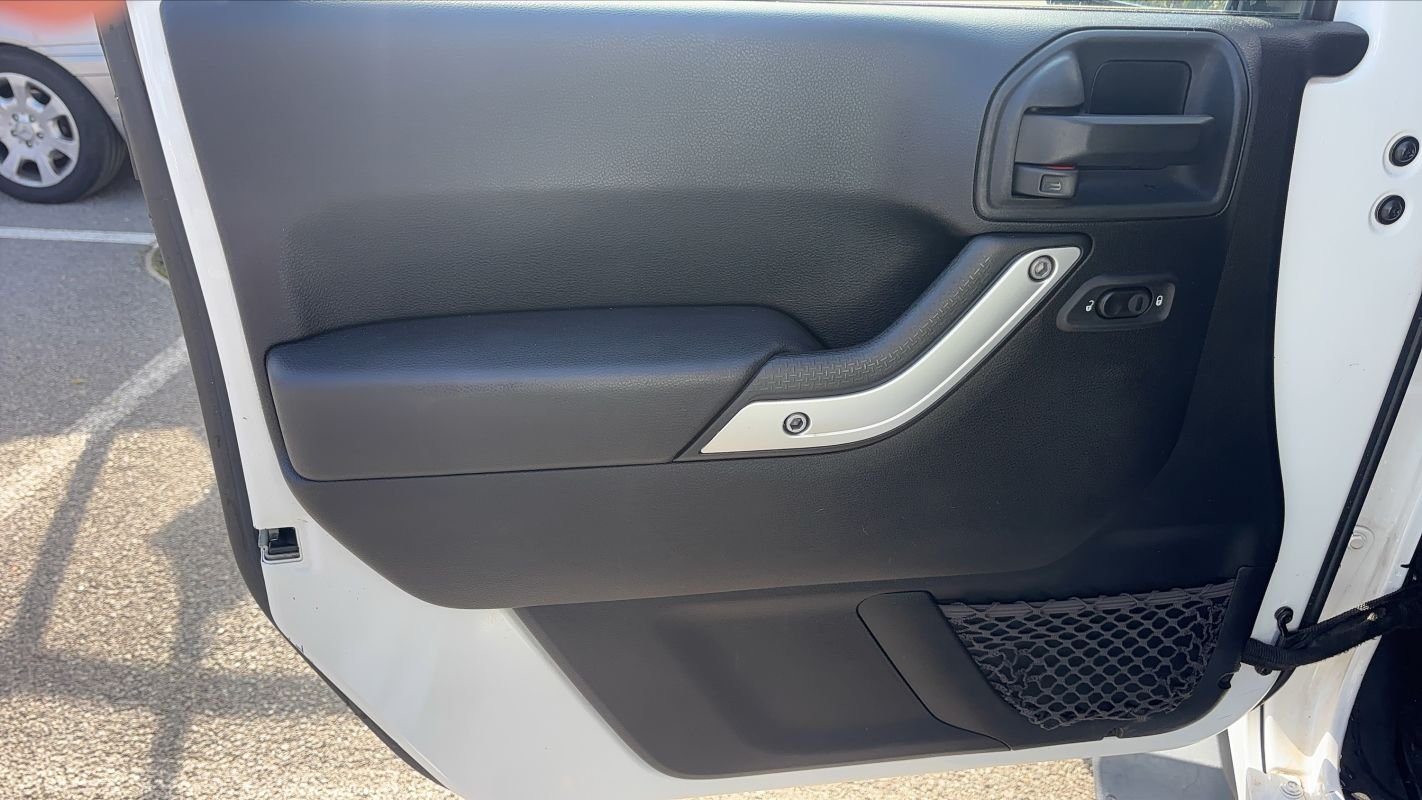 Jeep Wrangler - Photo 7