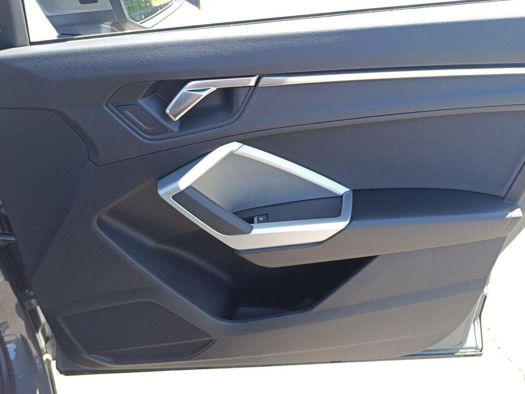 Audi Q3 - Photo 15