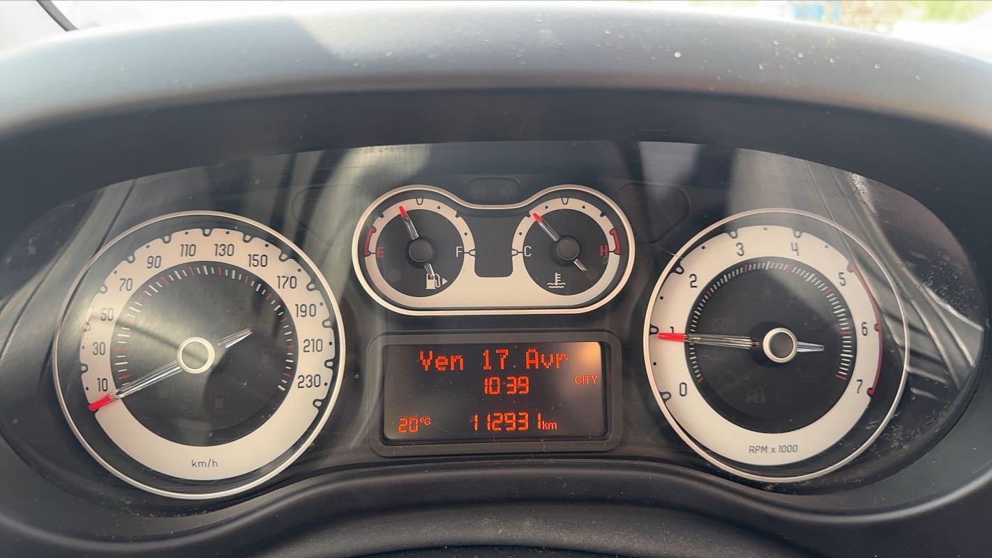 Fiat 500L - Photo 12