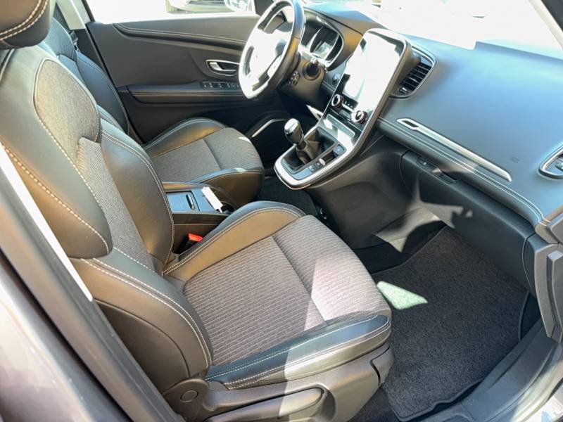 Renault Scénic - Photo 12