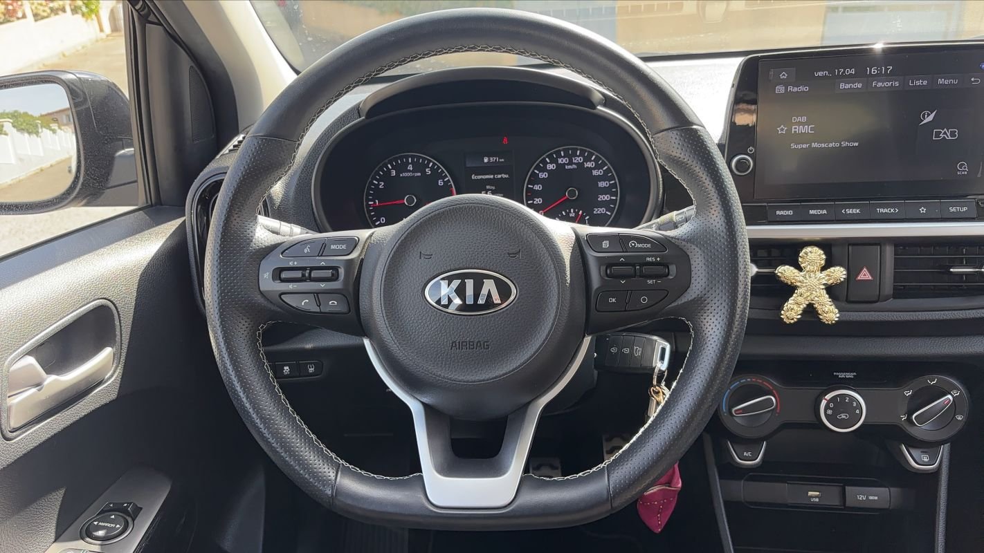 Kia Picanto - Photo 22