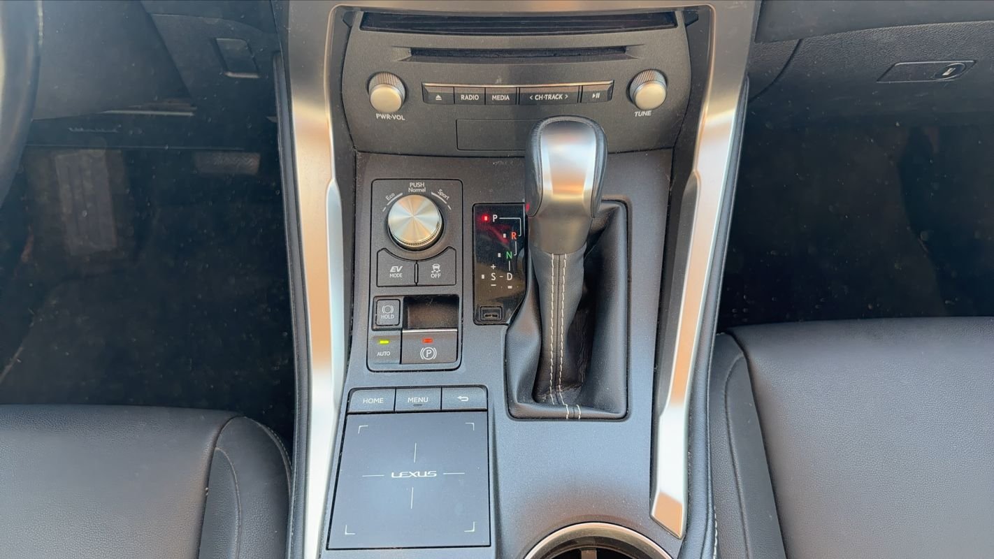Lexus NX 300h - Photo 13