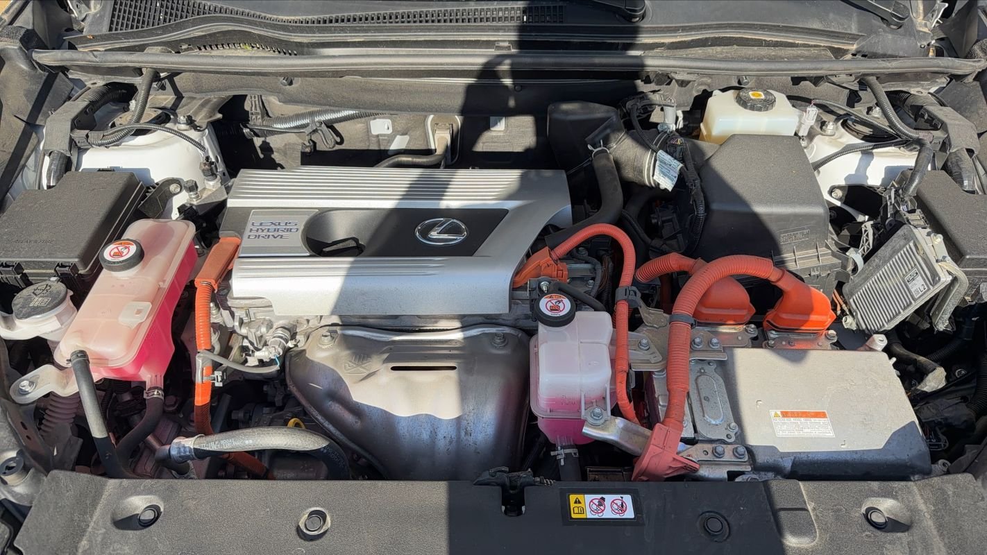 Lexus NX 300h - Photo 15