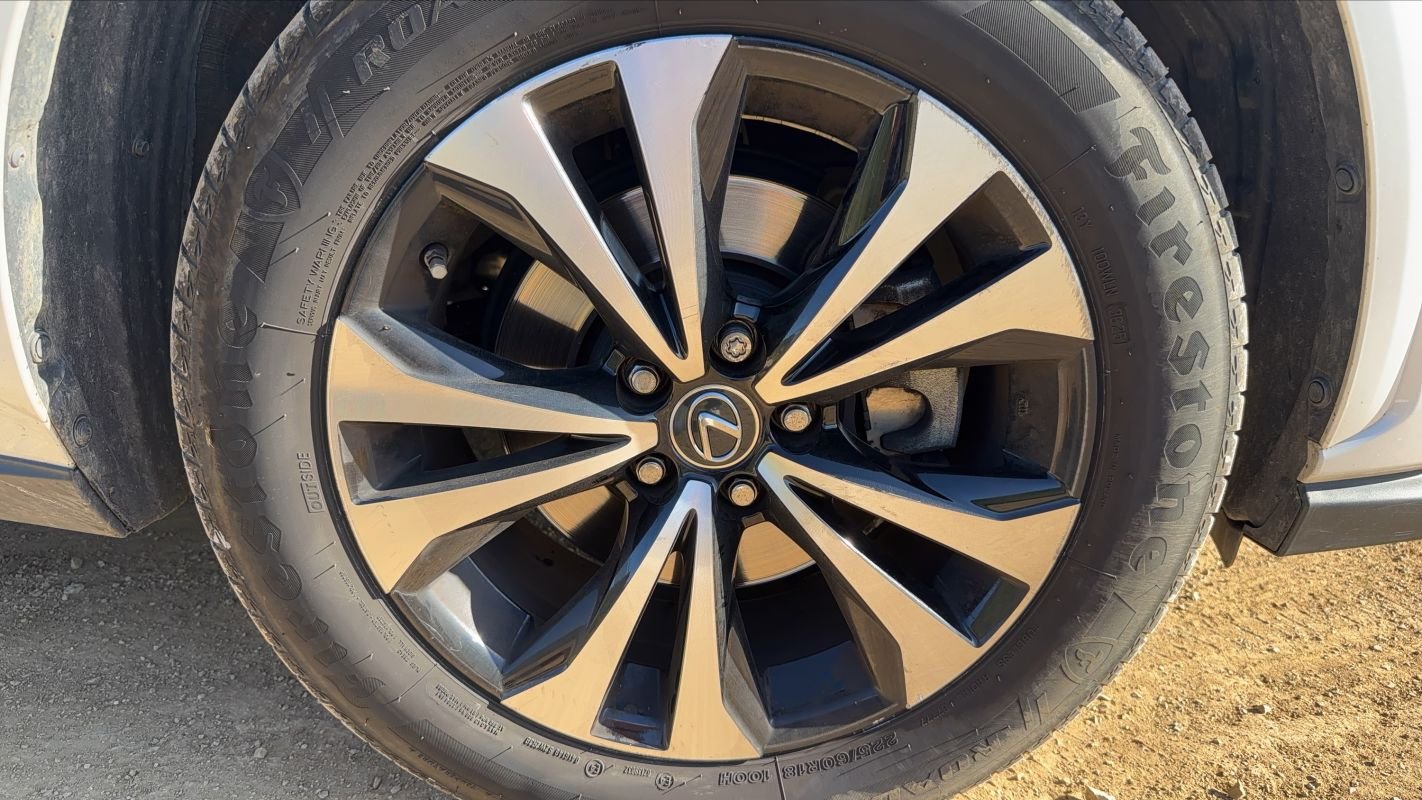 Lexus NX 300h - Photo 17