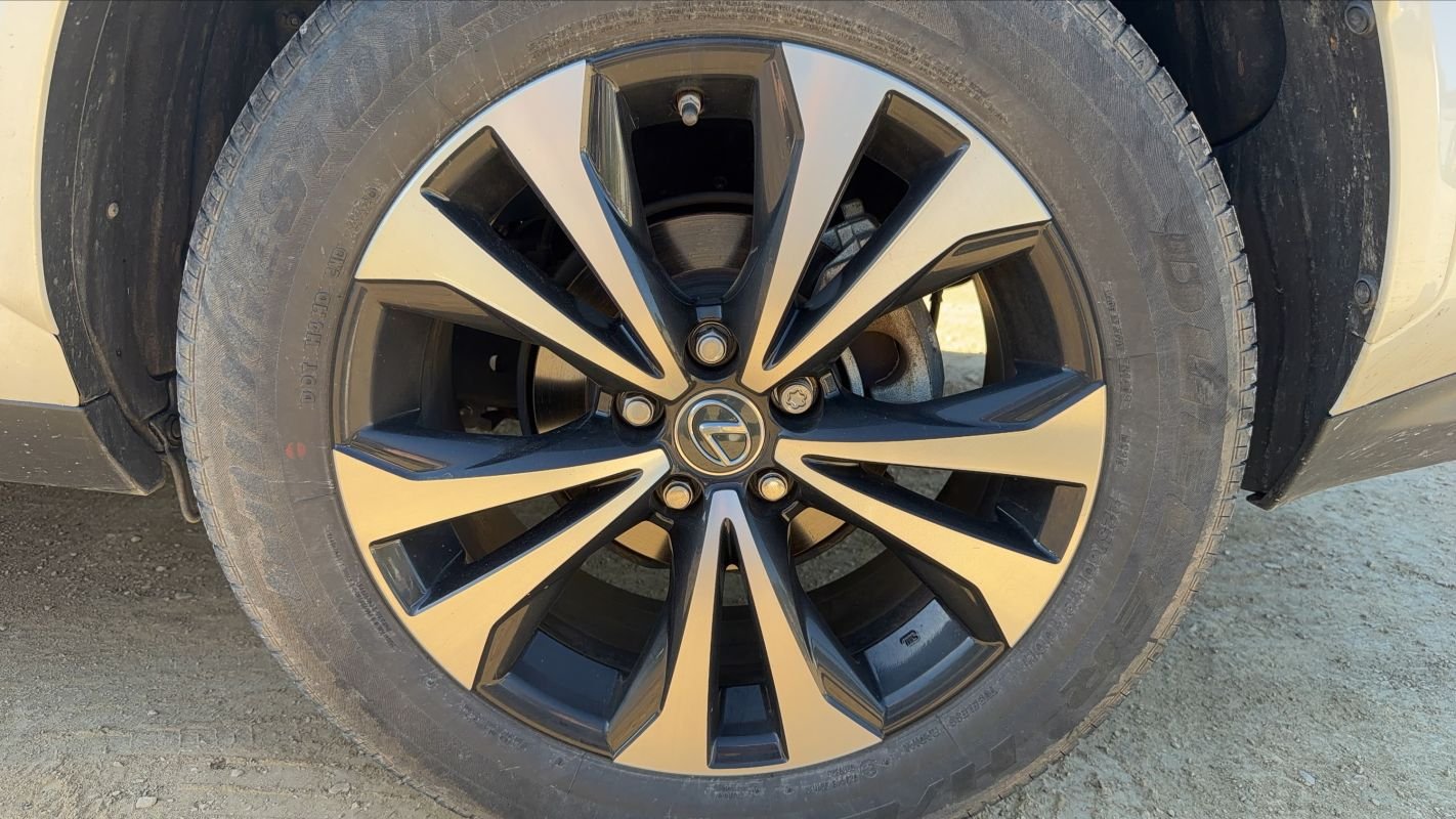 Lexus NX 300h - Photo 19