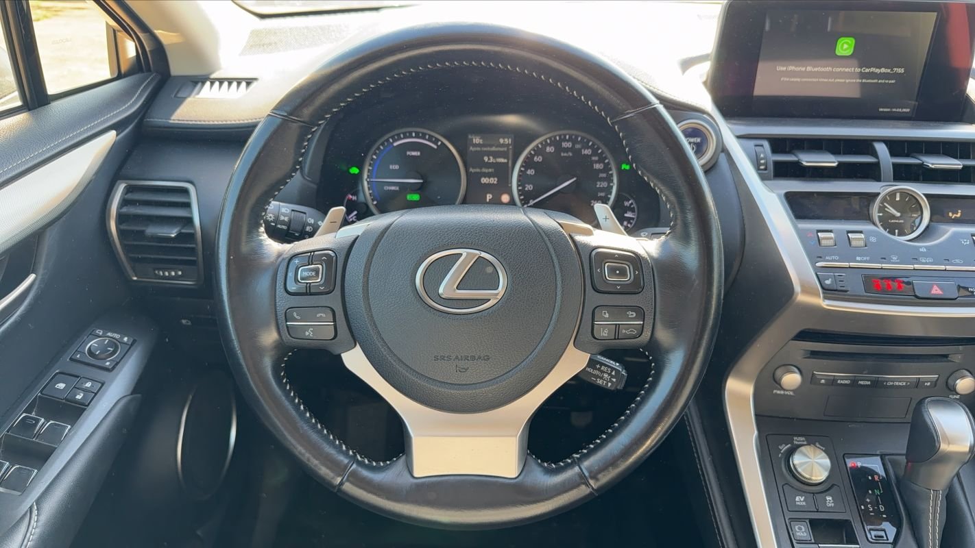 Lexus NX 300h - Photo 24