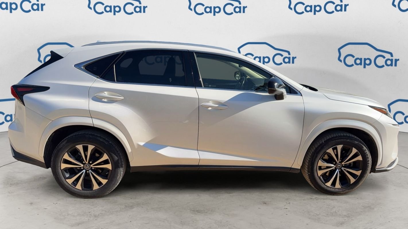 Lexus NX 300h - Photo 4
