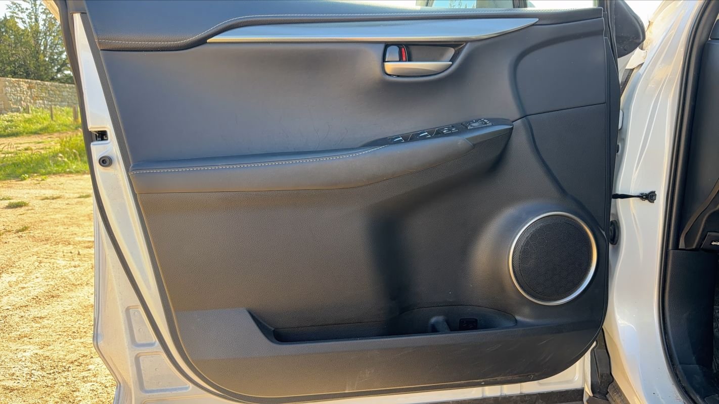 Lexus NX 300h - Photo 7