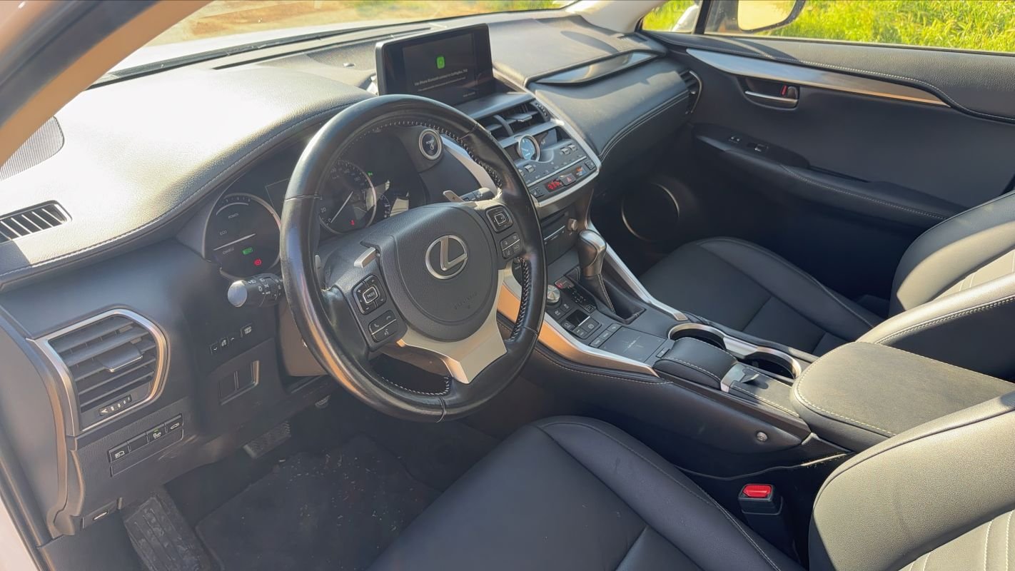 Lexus NX 300h - Photo 8