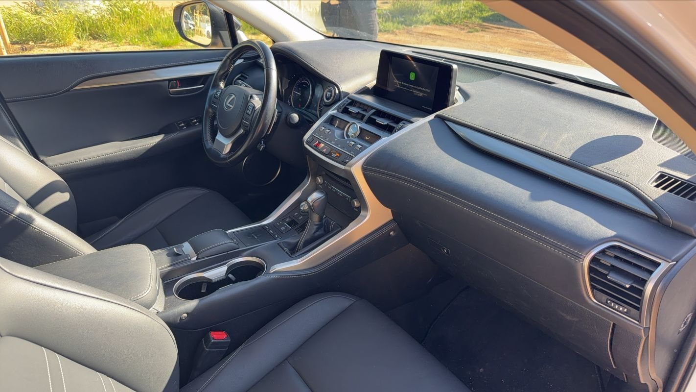 Lexus NX 300h - Photo 10