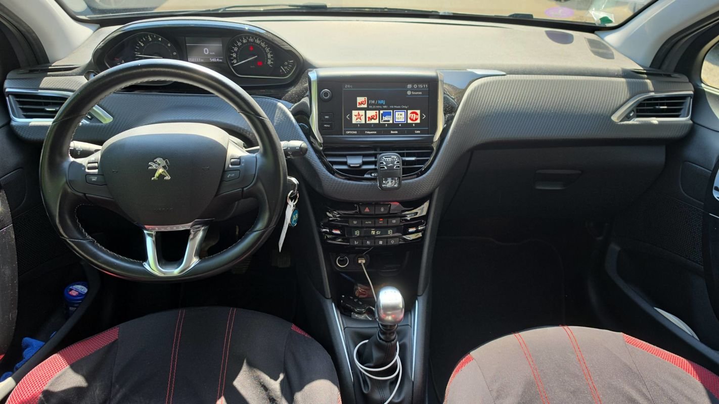 Peugeot 208 - Photo 11