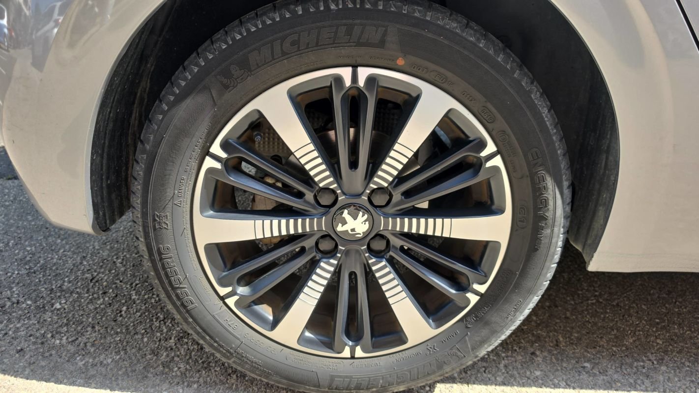 Peugeot 208 - Photo 16