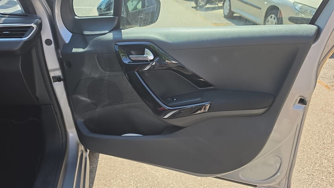 Peugeot 208 - Photo 23
