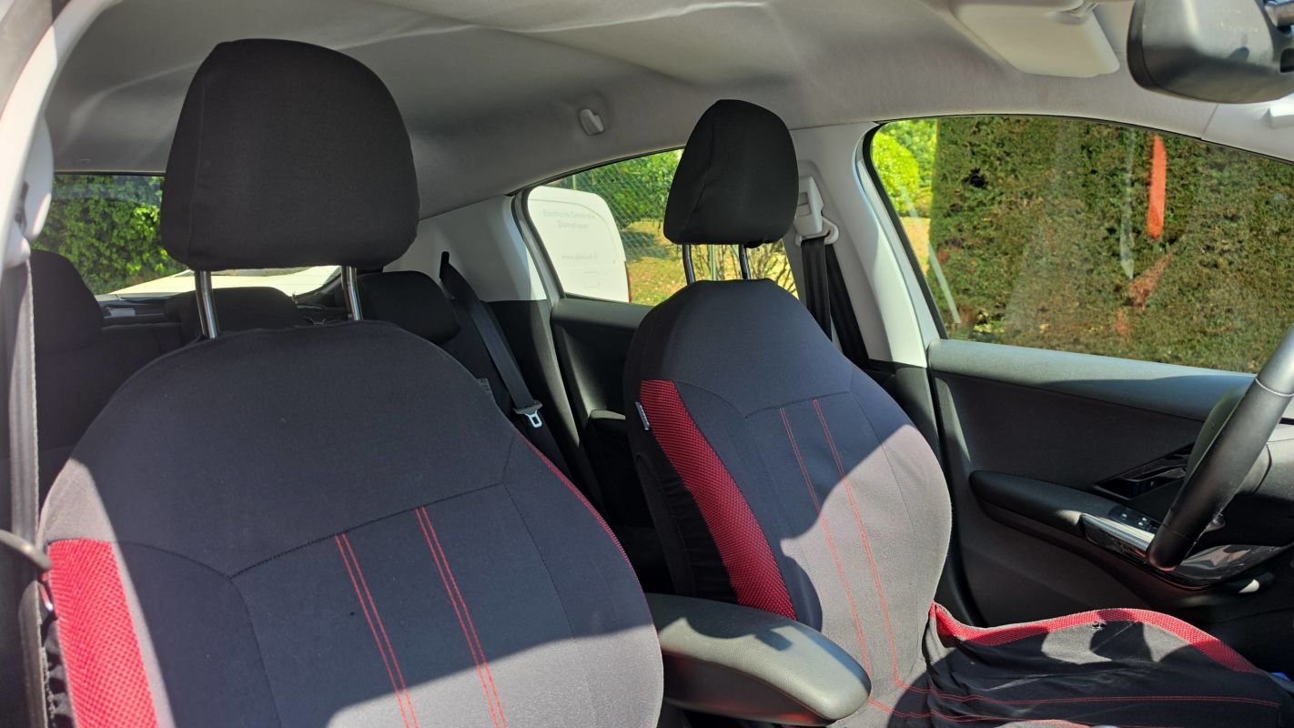 Peugeot 208 - Photo 27