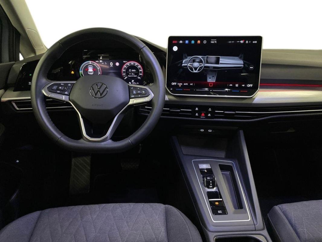 Volkswagen Golf - Photo 24